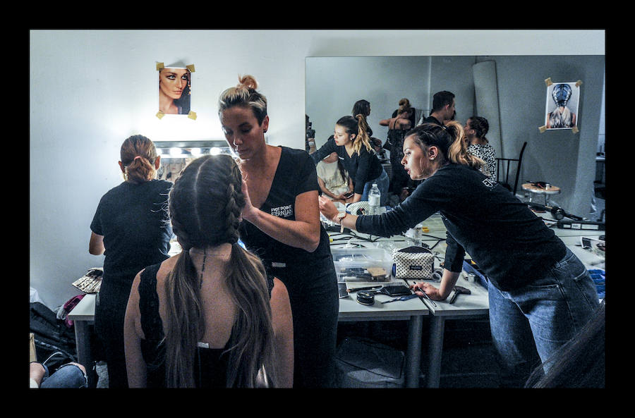 Ocho talentos de la aguja participan enel vigésimo séptimo Encuentro de Nuevos Creadores sobre la pasarela de Artium