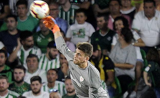 Unai Simón mantiene la titularidad pese el regreso de Herrerín