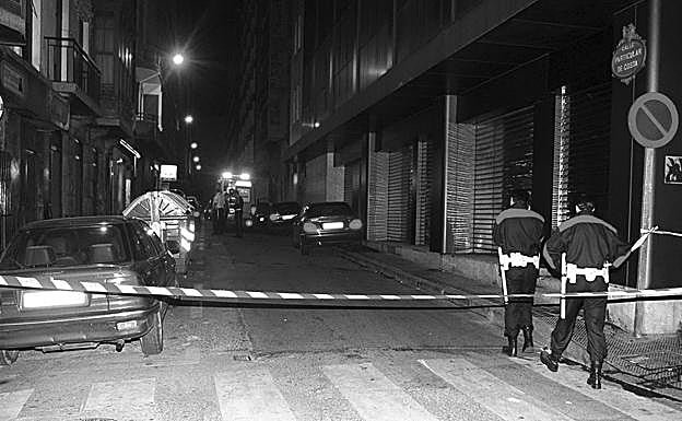 La calle Particular de Costa, acordonada tras el tiroteo.