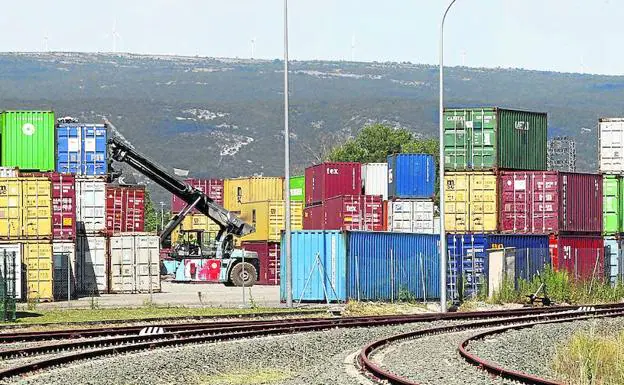 El Centro de Transportes de Vitoria (CTV) en Júndiz ya tiene un pequeño apartadero ferroviario. 