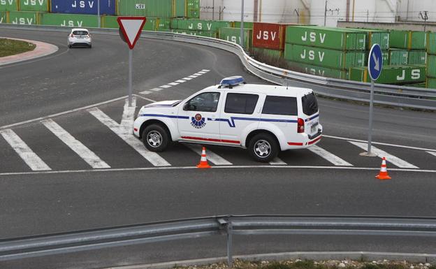 Control de la Ertzaintza en una carretera alavesa. 