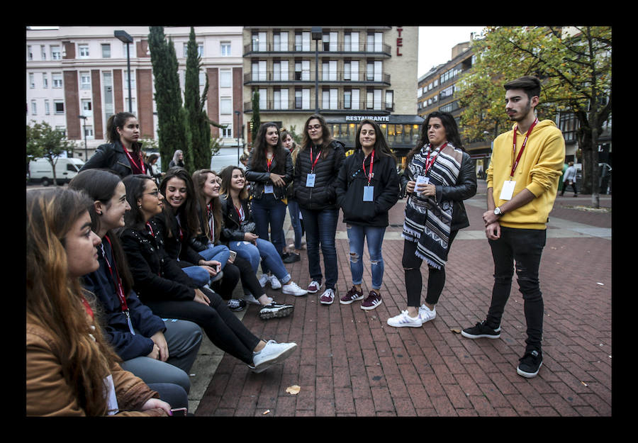 Alrededor de 150 universitarios participan en Gazte Up en una jornada dedicada a difundir pautas e iniciativas para encontrar trabajo