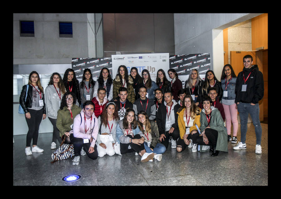 Alrededor de 150 universitarios participan en Gazte Up en una jornada dedicada a difundir pautas e iniciativas para encontrar trabajo