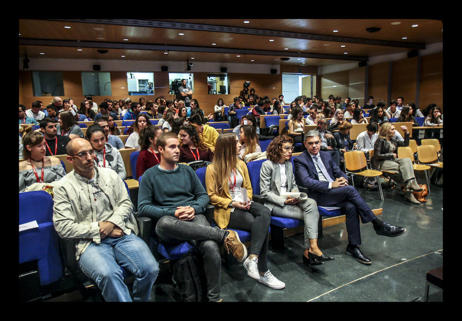 Alrededor de 150 universitarios participan en Gazte Up en una jornada dedicada a difundir pautas e iniciativas para encontrar trabajo