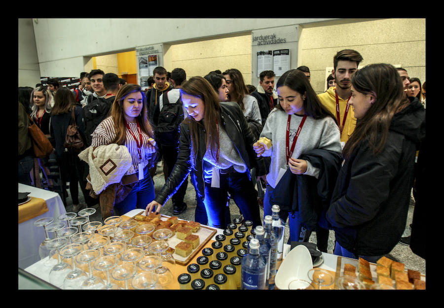 Alrededor de 150 universitarios participan en Gazte Up en una jornada dedicada a difundir pautas e iniciativas para encontrar trabajo