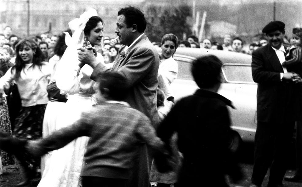 Baile de honor tras la ceremonia en la Campa de los Ingleses.