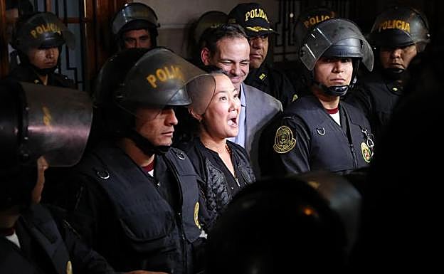 Keiko Fujimori sale de la Sala Penal Nacional tras ser ordenada su liberación. 