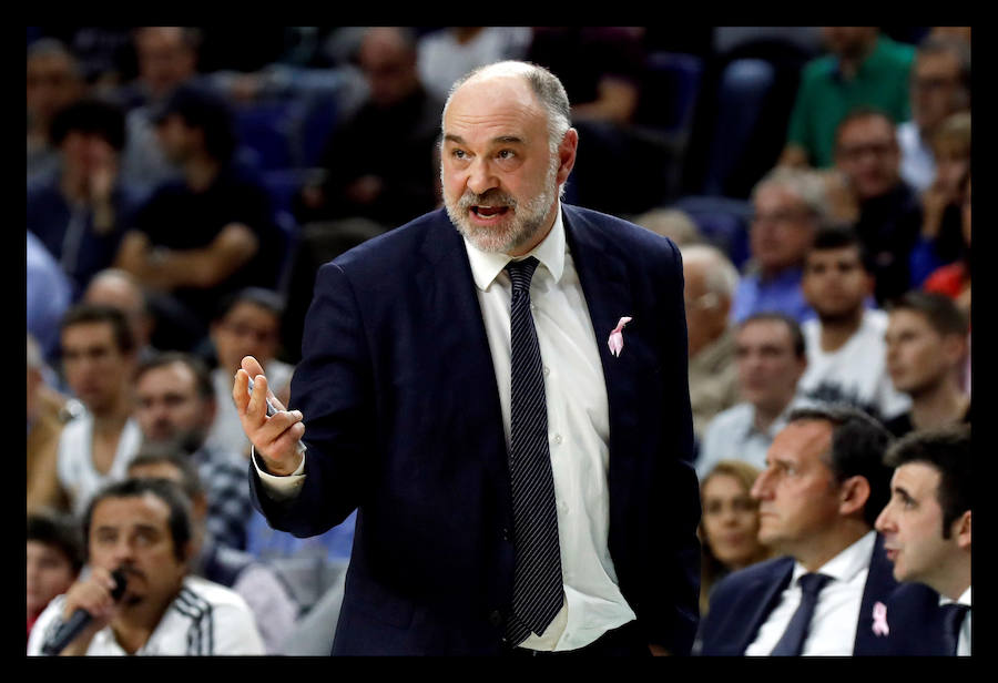 Las mejores fotografías del patido entre el Real Madrid y el Baskonia correspondiente a la tercera jornada de la Euroliga.