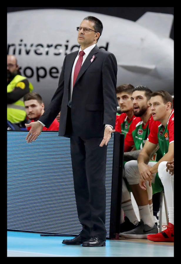 Las mejores fotografías del patido entre el Real Madrid y el Baskonia correspondiente a la tercera jornada de la Euroliga.