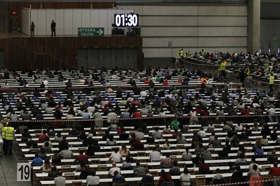 Opositores en una de las OPE de Osakidetza celebradas este año.