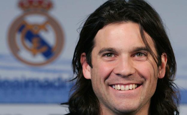 Santiago Solari en rueda de prensa en la Ciudad del Fútbol de Las Rozas en 2005