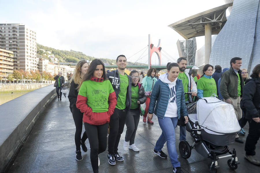 La marcha ha recorriido un trazado de seis kilómetros y medio 