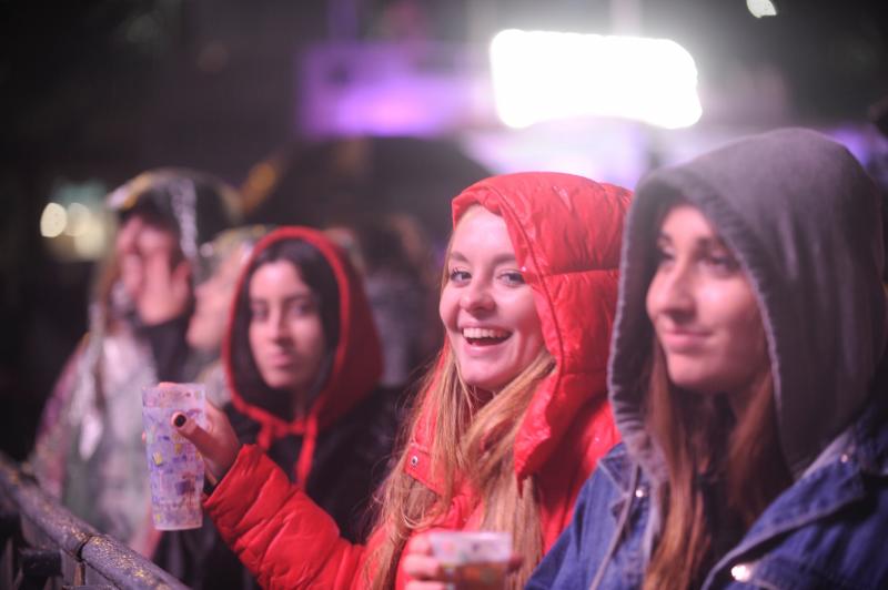 Un cartel que hará desfilar a La Pegatina, Muchachito, Iseo & Dodosound y Revolta Permanent por la Herriko Plaza. 