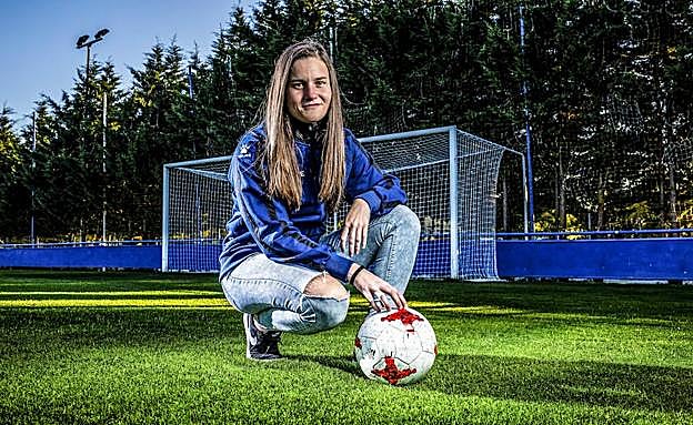 Mery en uno de los campos de la ciudad deportiva de Ibaia