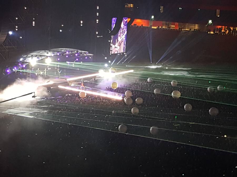 Las actuaciones de Berri Txarrak, Crystal Fighters y Muse hicieron temblar el estadio y dejaron imágenes tan impresionantes como estas.