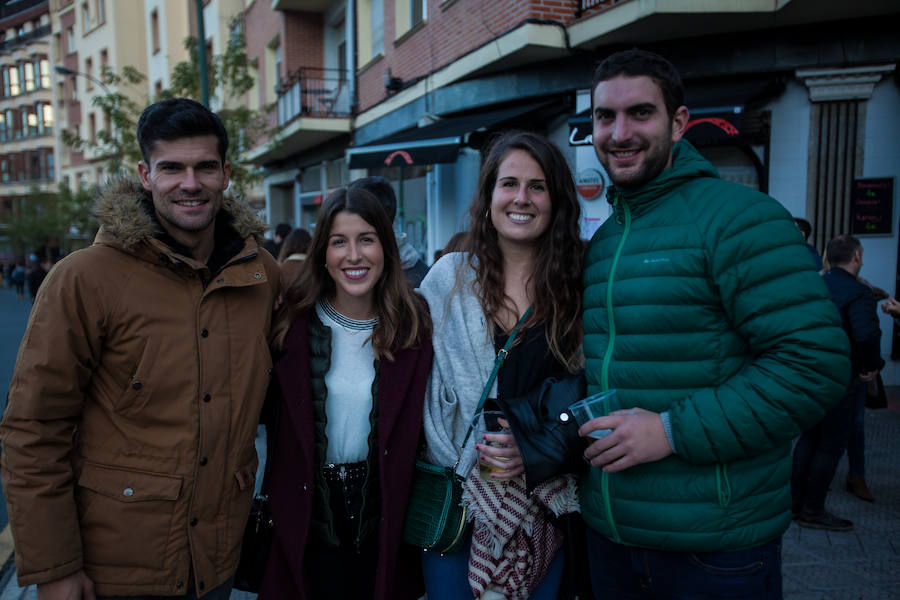 Unai Kamiruaga, Leire Urretxua, Lucía Enziondo y Eneko Orozko, directos desde Algorta para «pasar una noche de sábado diferente».