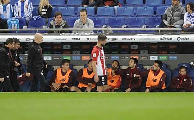 Yeray, cabizbajo tras lesionarse.