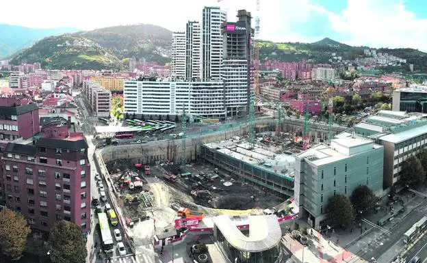 El edificio se levantará justo encima de la actual estación provisional de autobuses, una vez que esta se traslade a la futura Termibus soterrada, ahora en obras. 