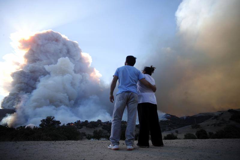 Famosos como Lady Gaga, Kim Kardashian, Guillermo del Toro, obligados a abandonar sus casas por el fuego que asola las acomodadas poblaciones de Malibú y Calabasas