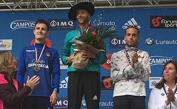 El podio, con el alavés en el tercer cajón y Jaume Leiva en lo más alto. 