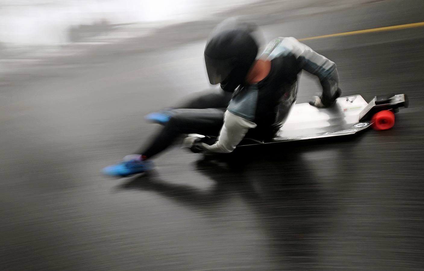 La «Vista Río Downhil» es la última prueba del campeonato mundial de descenso en monopatín que se celebra en Brasil, el primer país sudamericano que adoptó esta especialidad. La competición se desarrolla en un circuito que es en realidad una sinuosa carretera de algo más de 2,5 kilómetros dentro del Parque Natural da Cidade, un hermoso bosque en el extrarradio con increíbles vistas sobre Río de Janeiro. Sus grandes desniveles hacen de él un escenario espectacular y muy rápido. 