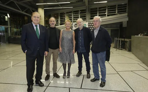 Jon Ortuzar, Jose Ibarrola, Begoña Zubieta, Juan Zapater y Alberto Ipiña. 