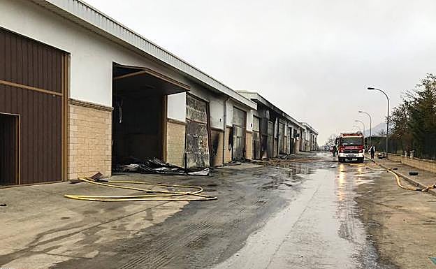 Aspecto de los polígonos afectados por el incendio en El Portillo, en Samaniego.