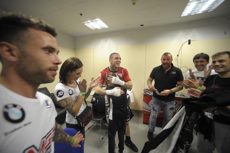 Kerman Lejarraga retuvo el título europeo de los pesos welter y derrotó al inglés Frankie Gavin.