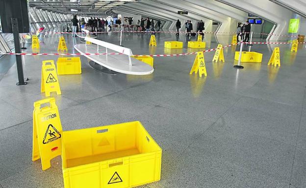 El aeropuerto ha contabilizado numerosas deficiencias en los últimos años, como goteras.