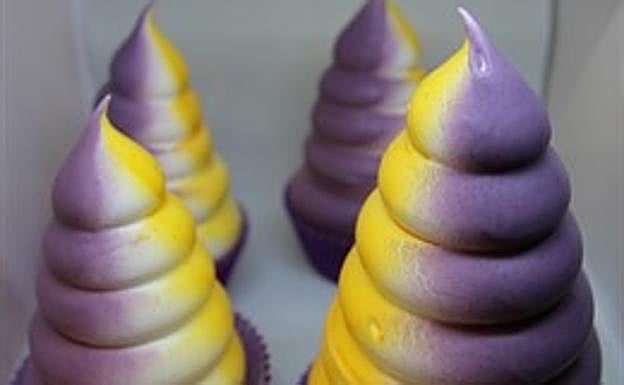 Las tradicionales carolinas se tiñen de morado por una buena causa.