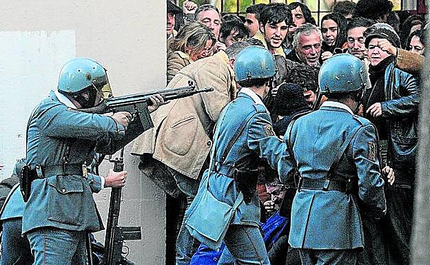 Imagen de la película 'Vitoria. 3 de marzo'. 