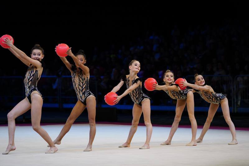 Más de 8.000 espectadores disfrutan con las actuaciones de Dina Averina, Aleksandra Soldatova y el equipo de Bulgaria