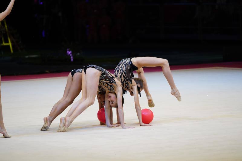 Más de 8.000 espectadores disfrutan con las actuaciones de Dina Averina, Aleksandra Soldatova y el equipo de Bulgaria