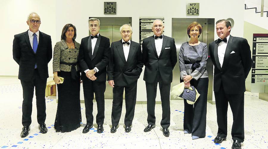Ibon Arambarri, María Luisa Molina, Vicente Gutiérrez, Txema Vázquez Eguskiza, Txema Bilbao, Mariví Mendia y Fede Albizuri.