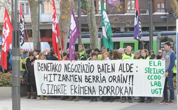 Imagen de la concentración en Vitoria. 