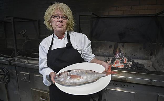 Jayne Hardcastle: «Hay que escuchar a la brasa, que habla sola»