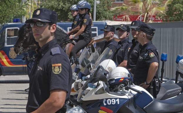 Policías en Sevilla. 
