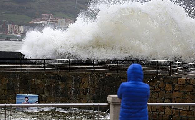Qué hacer... ante un temporal con fuerte oleaje