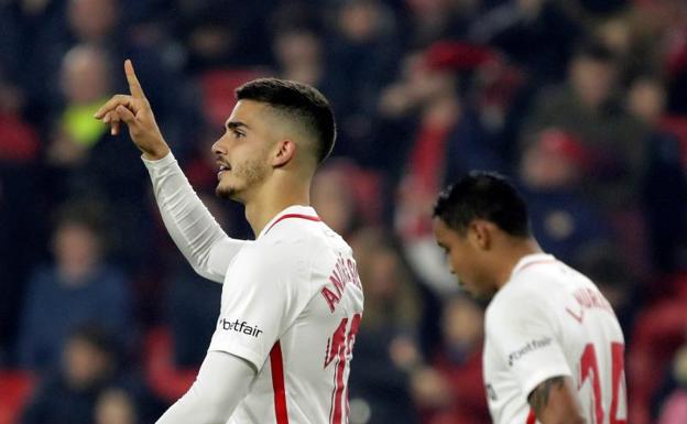 André Silva celebra su gol al Villanovense.