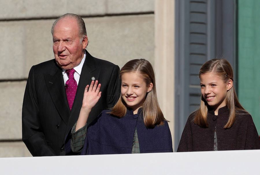 La Princesa Leonor y la infanta Sofía y el rey emérito Juan Carlos.