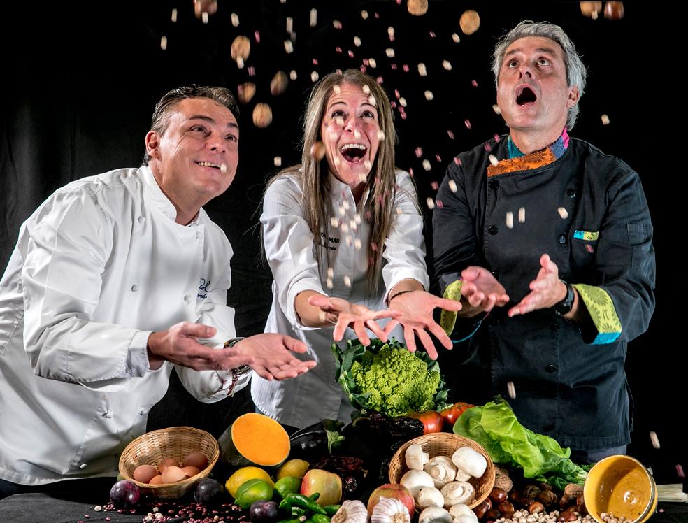 Chefs vizcaínos. Zuriñe García está al frente del Andra Mari de Galdakao,un clásico de la cocina vasca. Ricardo Pérez comanda el Grupo Yandiola, presente en Azkuna Zentroa, y Fernando Canales manda en el Atelier Etxanobe y su restaurante anexo, La Despensa.