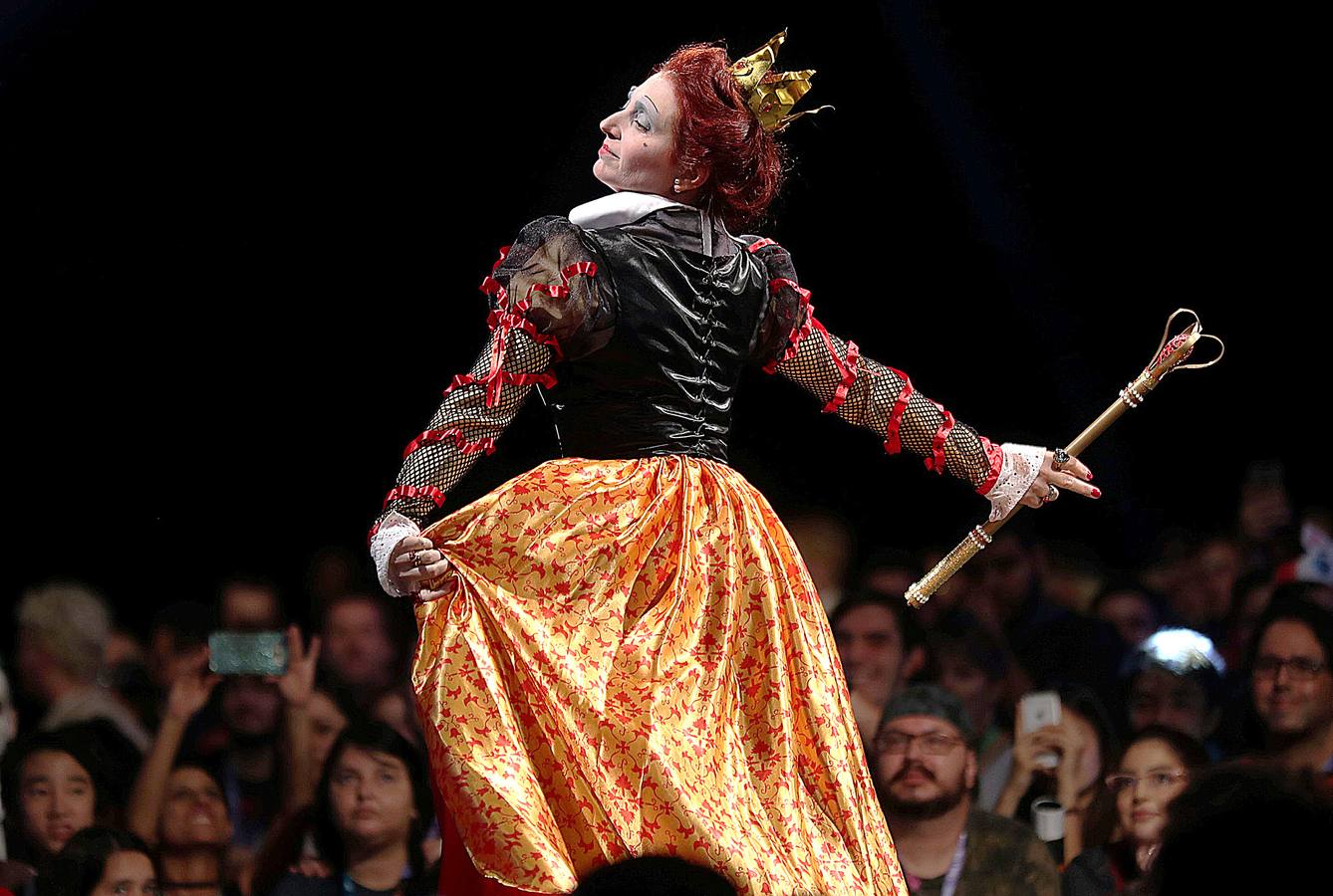 El 'Comic Con Experience 2018' es un festival de entretenimiento que atrae a cientos de miles de fanáticos de los superhéroes del cómic. Este año se ha celebrado en Sao Paulo, Brasil, y además de videojuegos y preestrenos de películas y series, los visitantes han tenido la oportunidad de celebrar el 25 aniversario de 'Power Rangers' y el 80 de 'Superman'. El evento, que ha atraído a más de 250.000 personas, es el más importante de su tipo en todo el hemisferio sur.