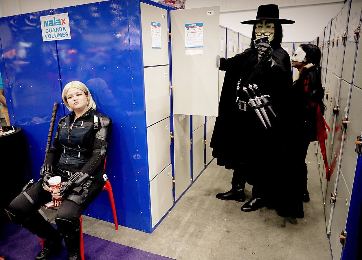 El 'Comic Con Experience 2018' es un festival de entretenimiento que atrae a cientos de miles de fanáticos de los superhéroes del cómic. Este año se ha celebrado en Sao Paulo, Brasil, y además de videojuegos y preestrenos de películas y series, los visitantes han tenido la oportunidad de celebrar el 25 aniversario de 'Power Rangers' y el 80 de 'Superman'. El evento, que ha atraído a más de 250.000 personas, es el más importante de su tipo en todo el hemisferio sur.