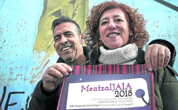 Iñaki y Ana María, comerciantes de la Zona Minera, recaudan fondos para La Cuadri del Hospi.