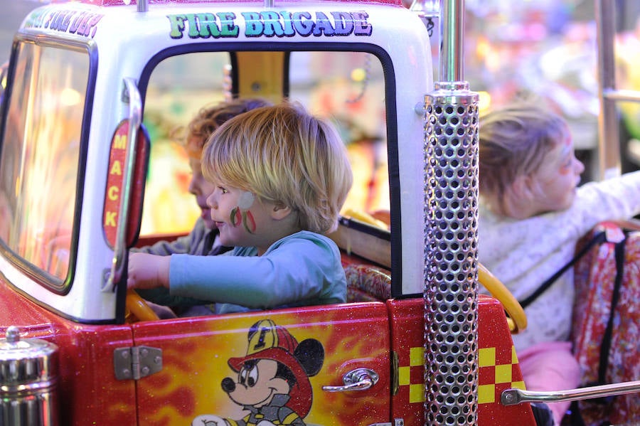 Centros escolares y familias de Bizkaia, así como de las provincias del entorno, aprovechan hoy la falta de colas en la primera jornada del PIN