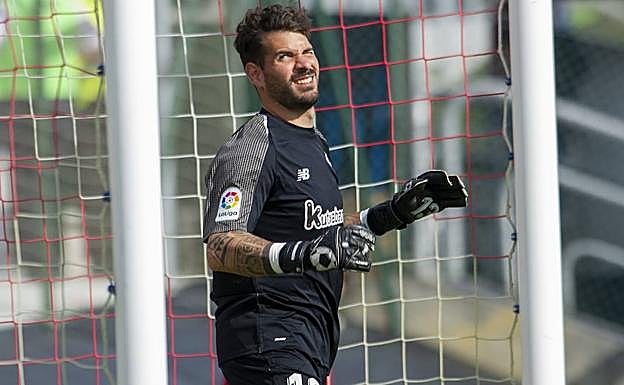 El portero Iago Herrerín.