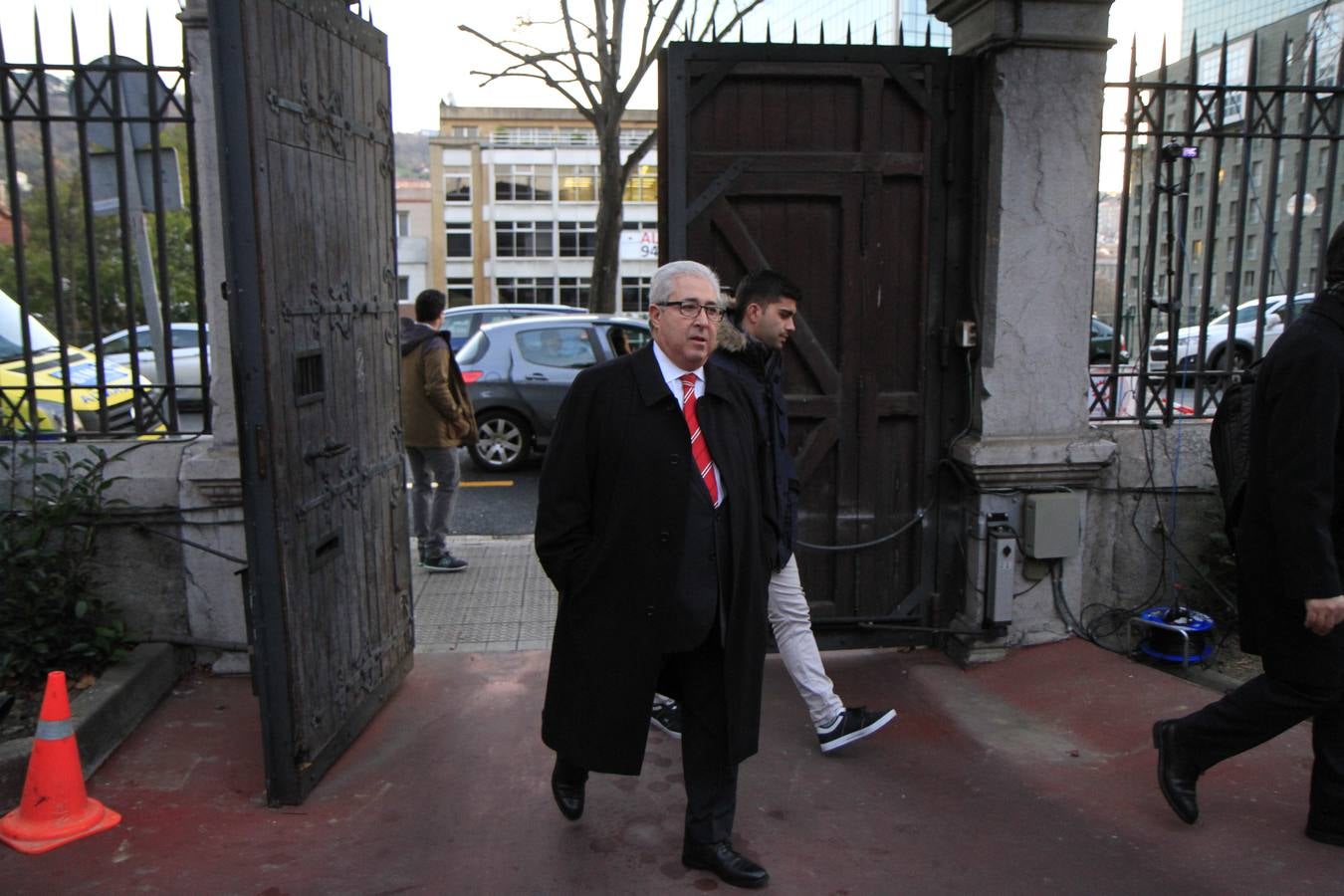 Aitor Elizegi y Alberto Uribe-Echevarría compiten por la presidencia del club rojiblanco, en las  elecciones de 2018 . / Manu Cecilio / Ignacio Pérez / Jordi Alemany / Athletic Club