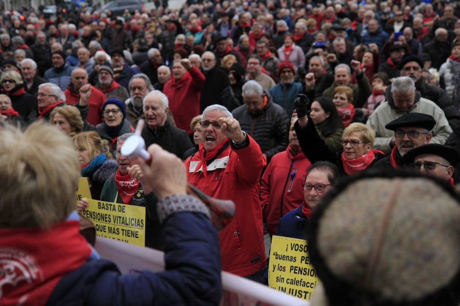 En la protesta de hoy en los aledaños del Ayuntamiento en la que han participado 1.700 asistentes - según la Policía-. El sábado 19 conmemorarán el primer aniversario del movimiento con una marcha en la capital vizcaína