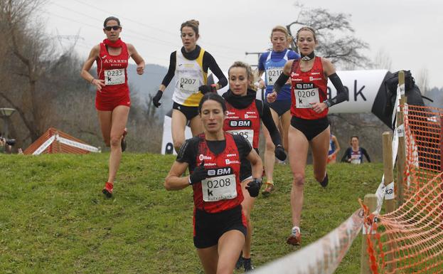 Elena Loyo, durante la carrera de cross de Amorebieta.