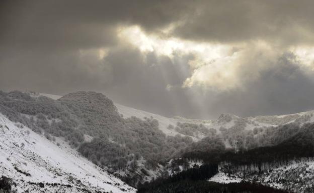 Llega la nieve después de una ola de frío marcada por temperaturas bajo cero